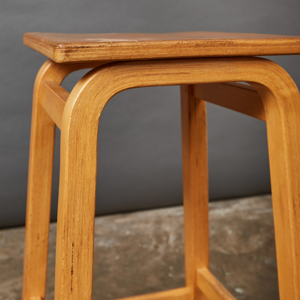 Laminated beech stool,-133016