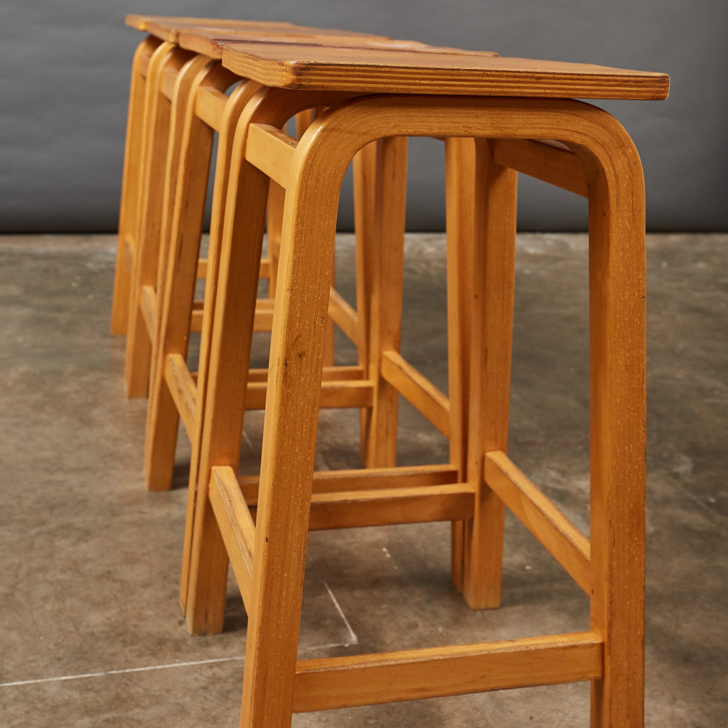 Laminated beech stool,-133019