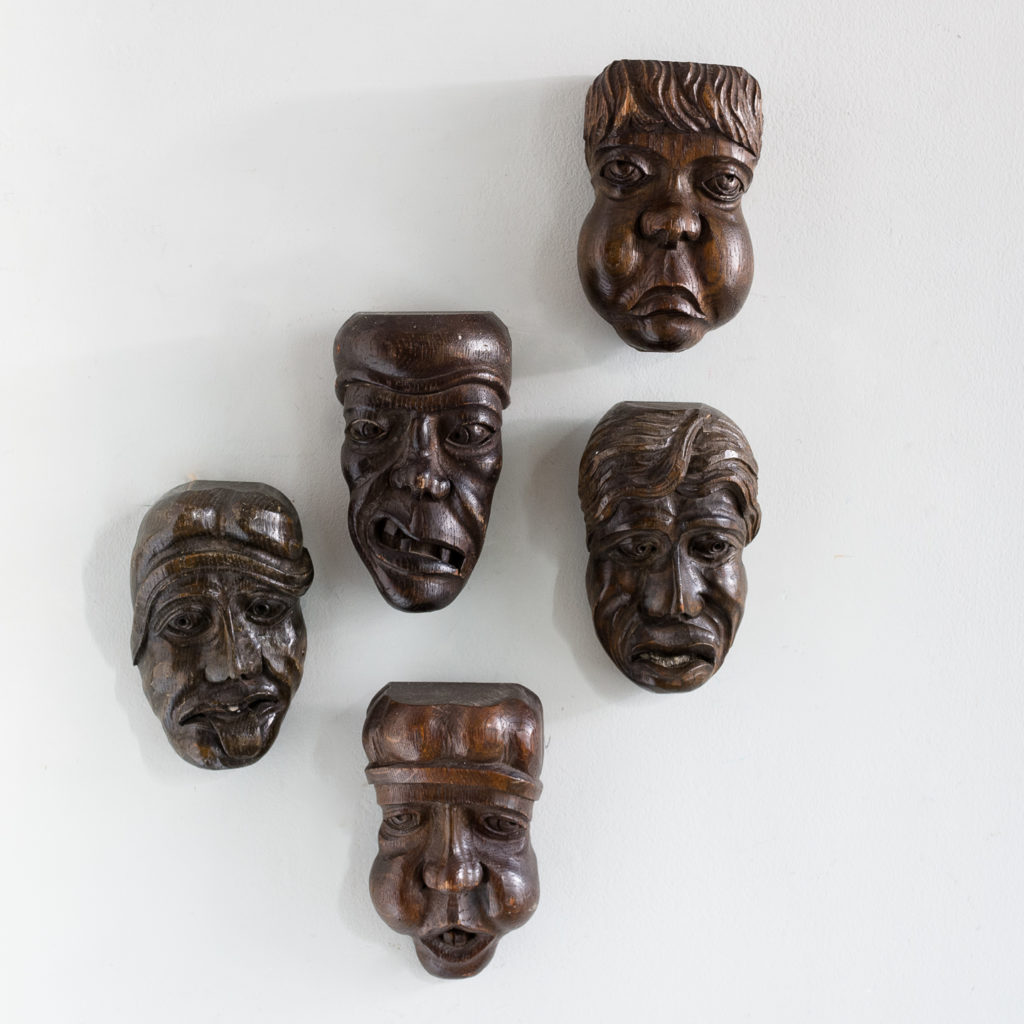 Early twentieth century carved oak grotesque mask,