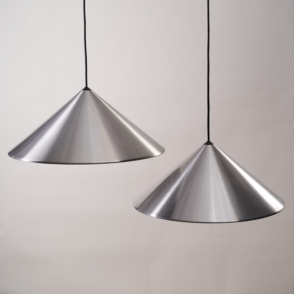 A pair of conical pendant lights,-0