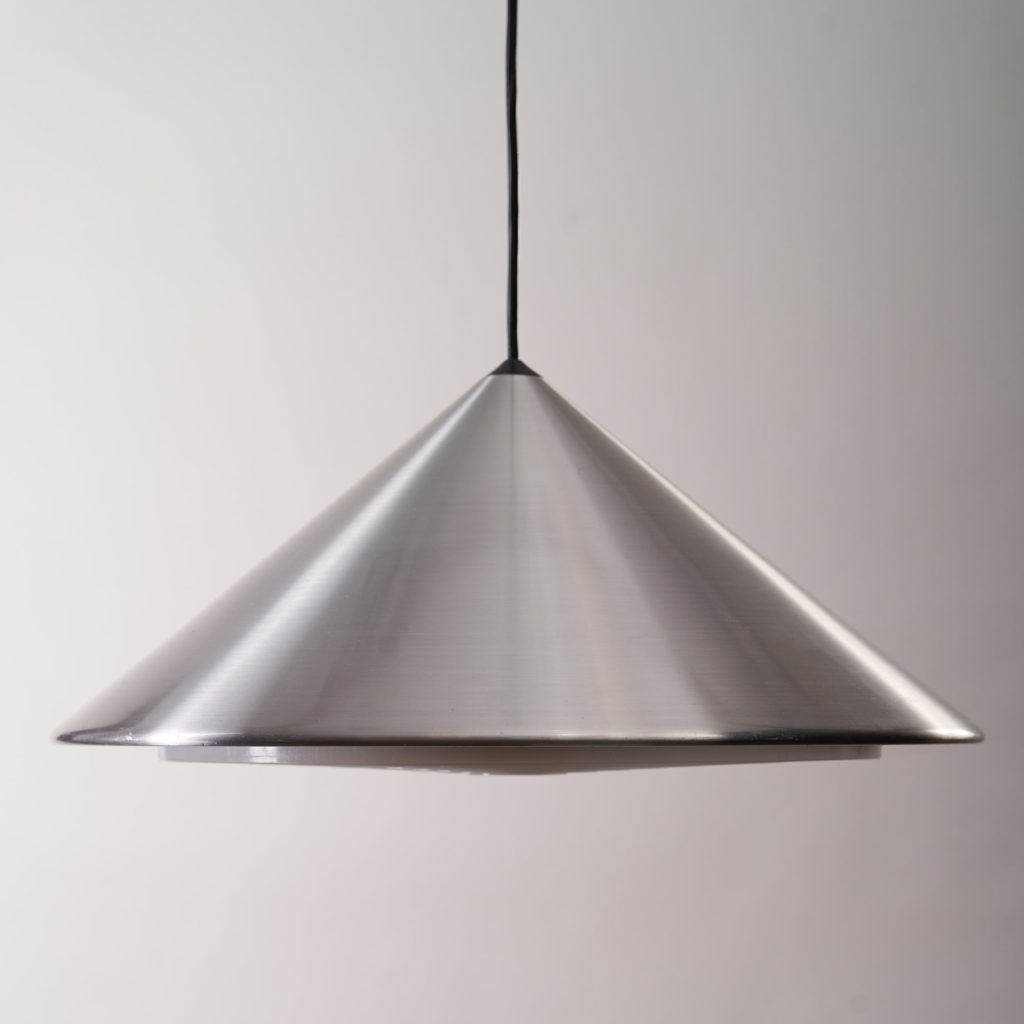 A pair of conical pendant lights,-136126