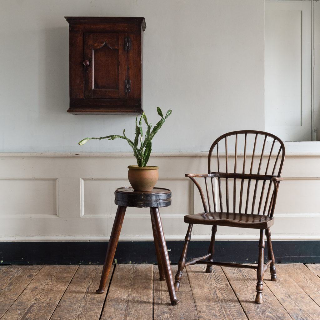 Late eighteenth century West Country Windsor chair,