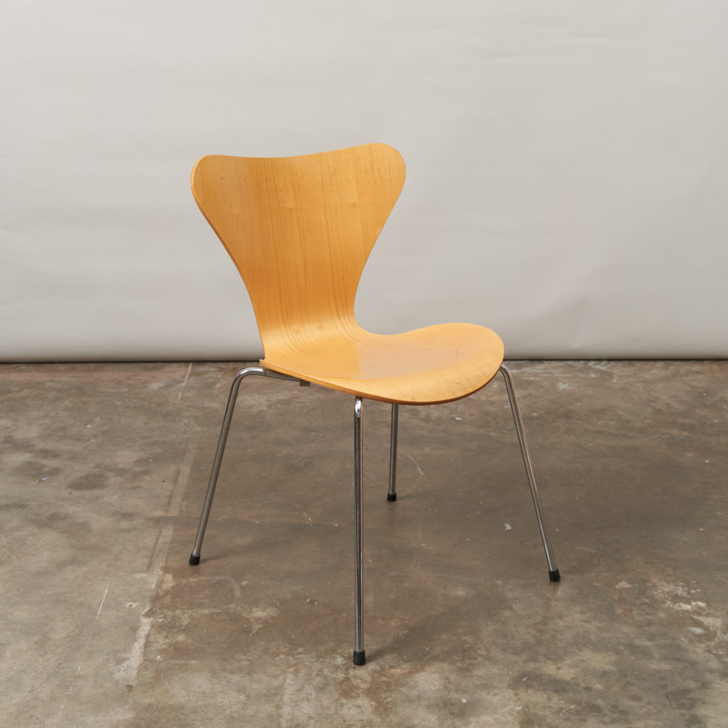 Set of Fritz Hansen series 7 dining chairs,-136770