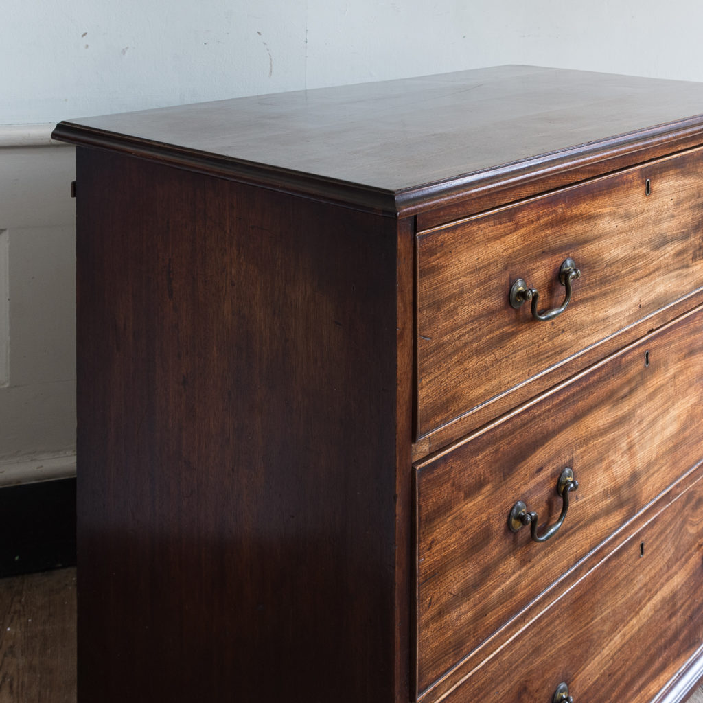 George III mahogany chest of drawers, -138109