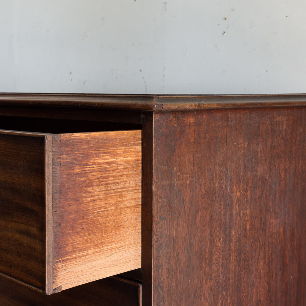 George III mahogany chest of drawers, -138110