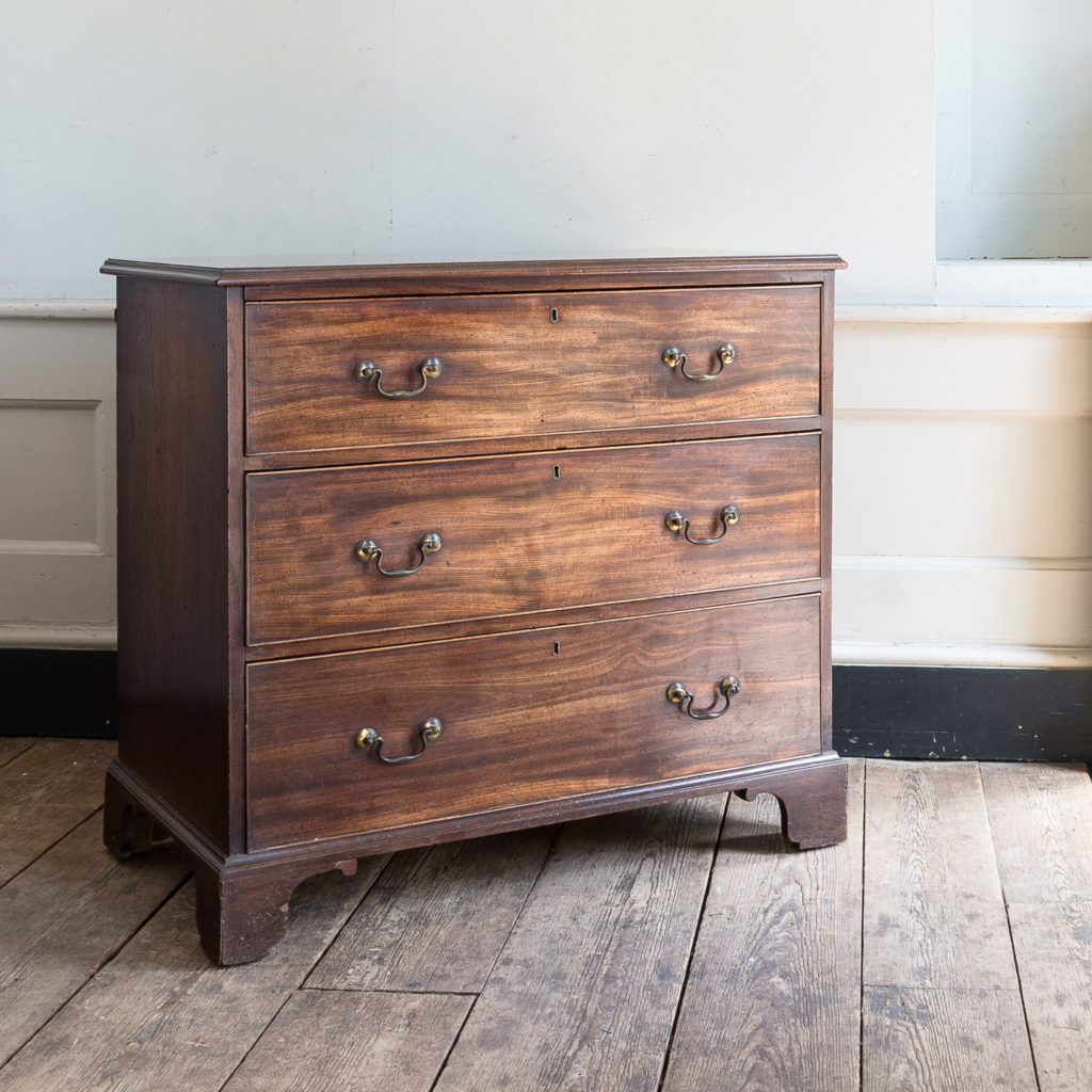 George III mahogany chest of drawers, -138101