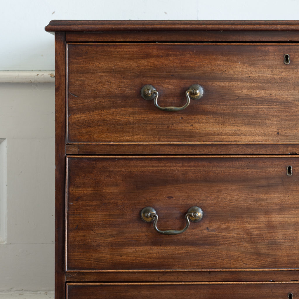 George III mahogany chest of drawers, -138107