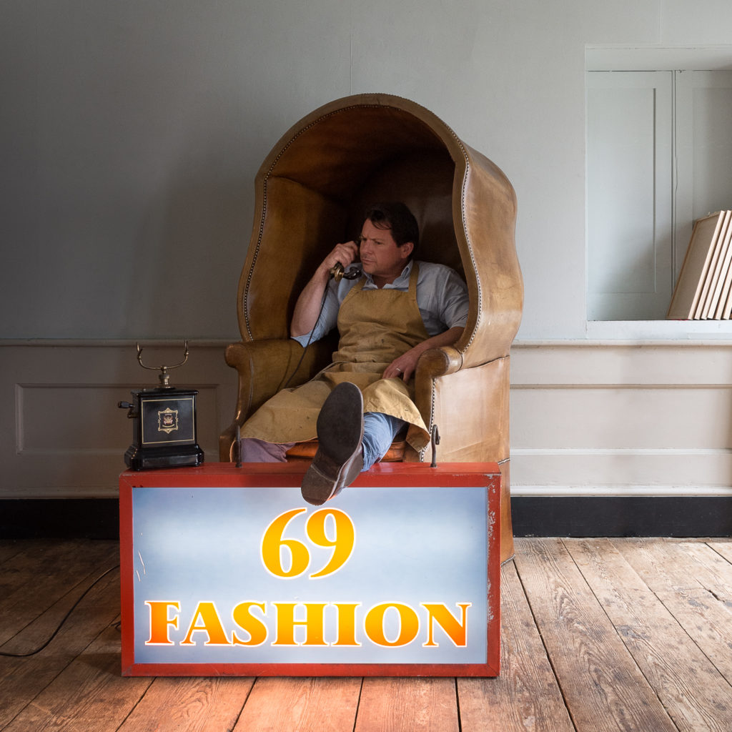 ‘Fashion 69’ illuminated sign,-138437