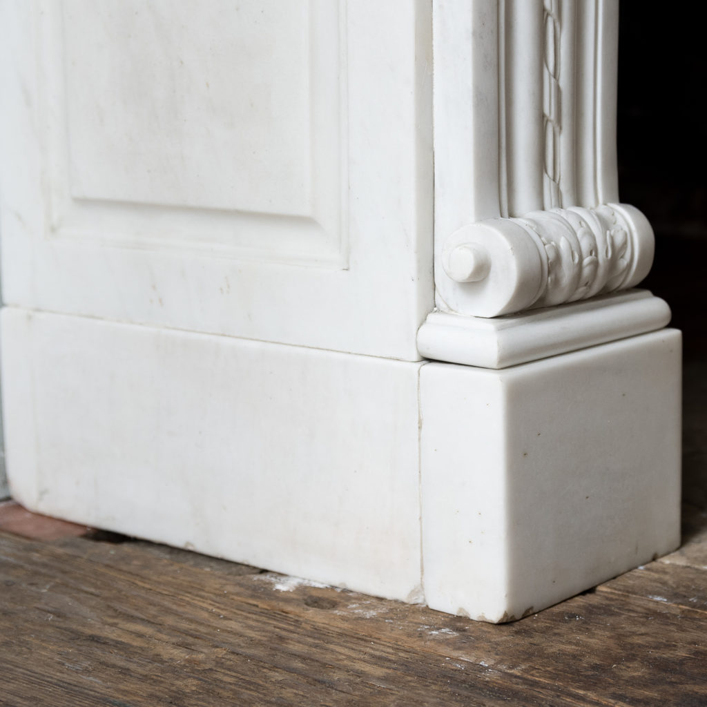 Fine Louis XVI Carrara marble fireplace, -138453