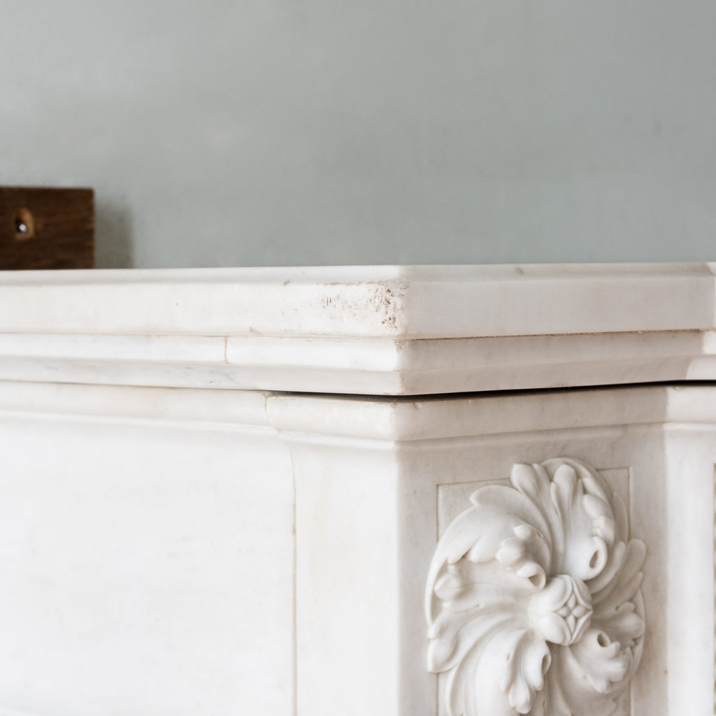 Fine Louis XVI Carrara marble fireplace, -138456