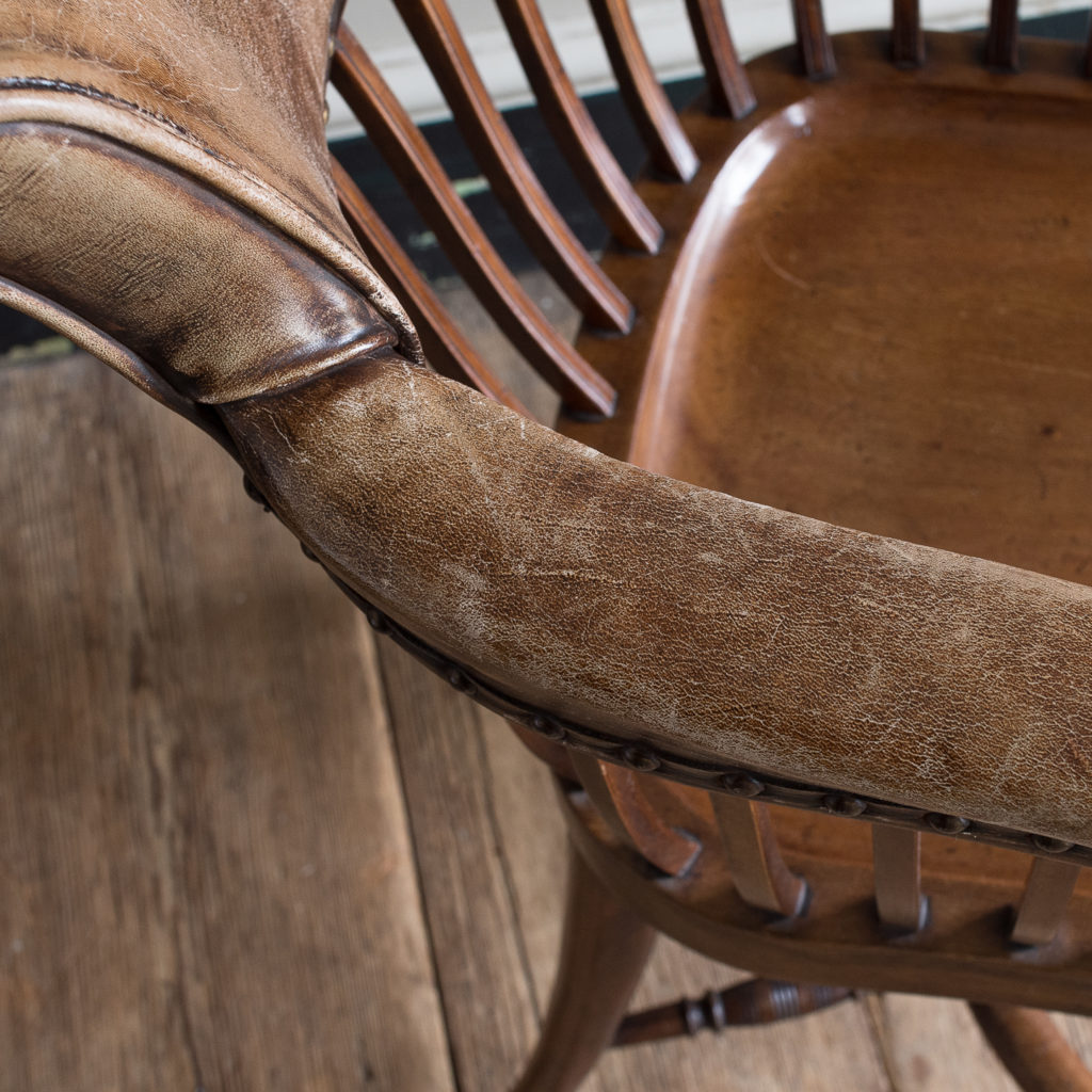 Pair of early twentieth century mahogany library chairs, -138875