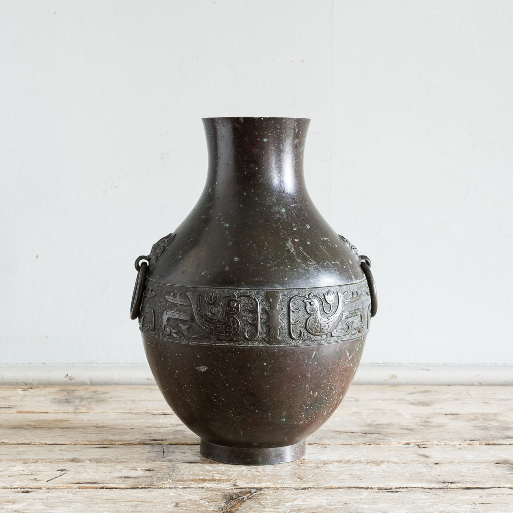 Bronze vase in the Hu-form,