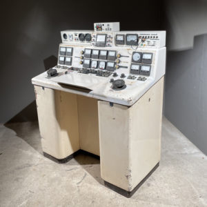 Atomic control desk