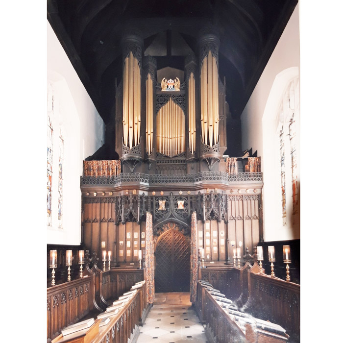 Chapel organ outlet