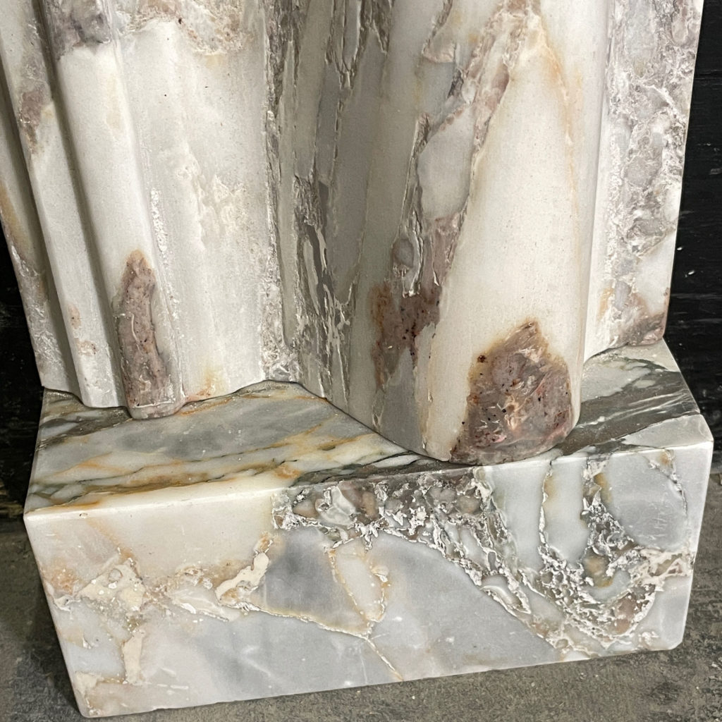 Bolection chimneypiece