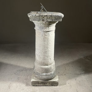 pedestal sundial